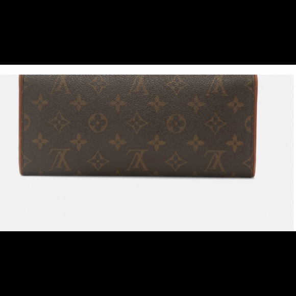 Louis Vuitton Monogram Pochette Twin - Picture 5 of 15